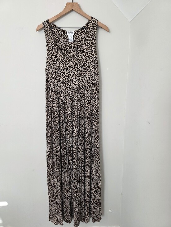 Monroe & Main Dresses & Skirts - Monroe & Main sleeveless maxi dress leopard print 1X